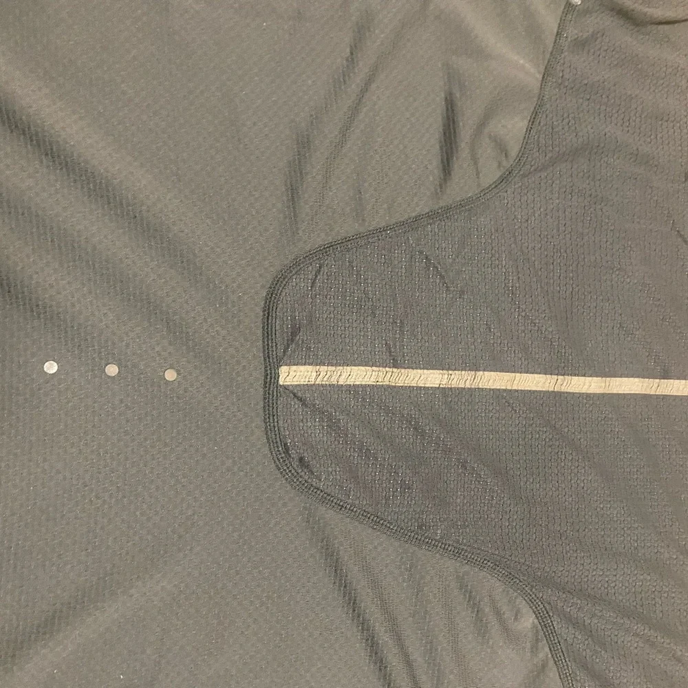 Lululemon Metal Vent Tech Short Sleeve Top Sz XL Distressed.GUC - Picture 5 of 10